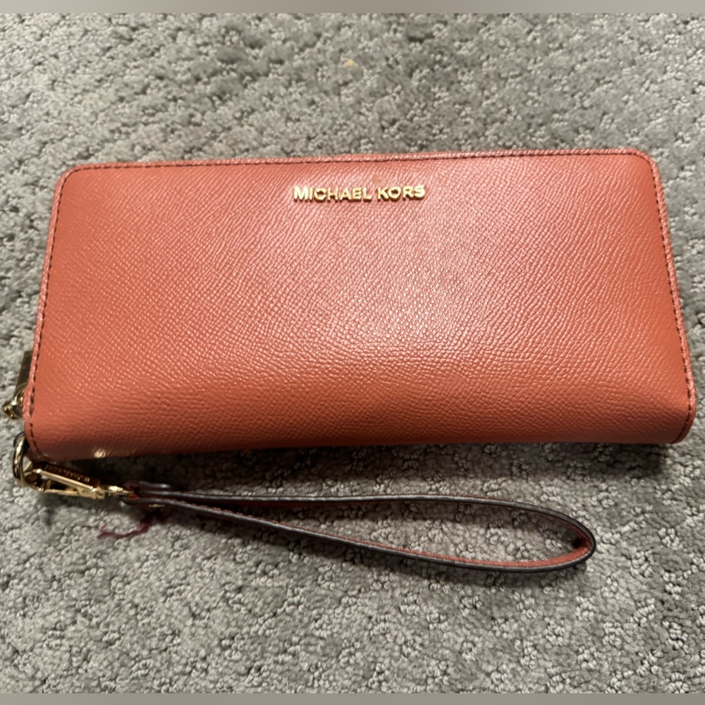 Michael Kors Coral wristlet